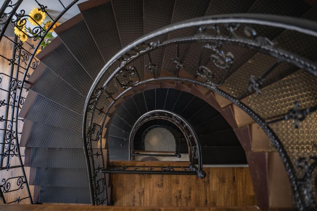 Telav Holl Hotel Telavi Buitenkant foto